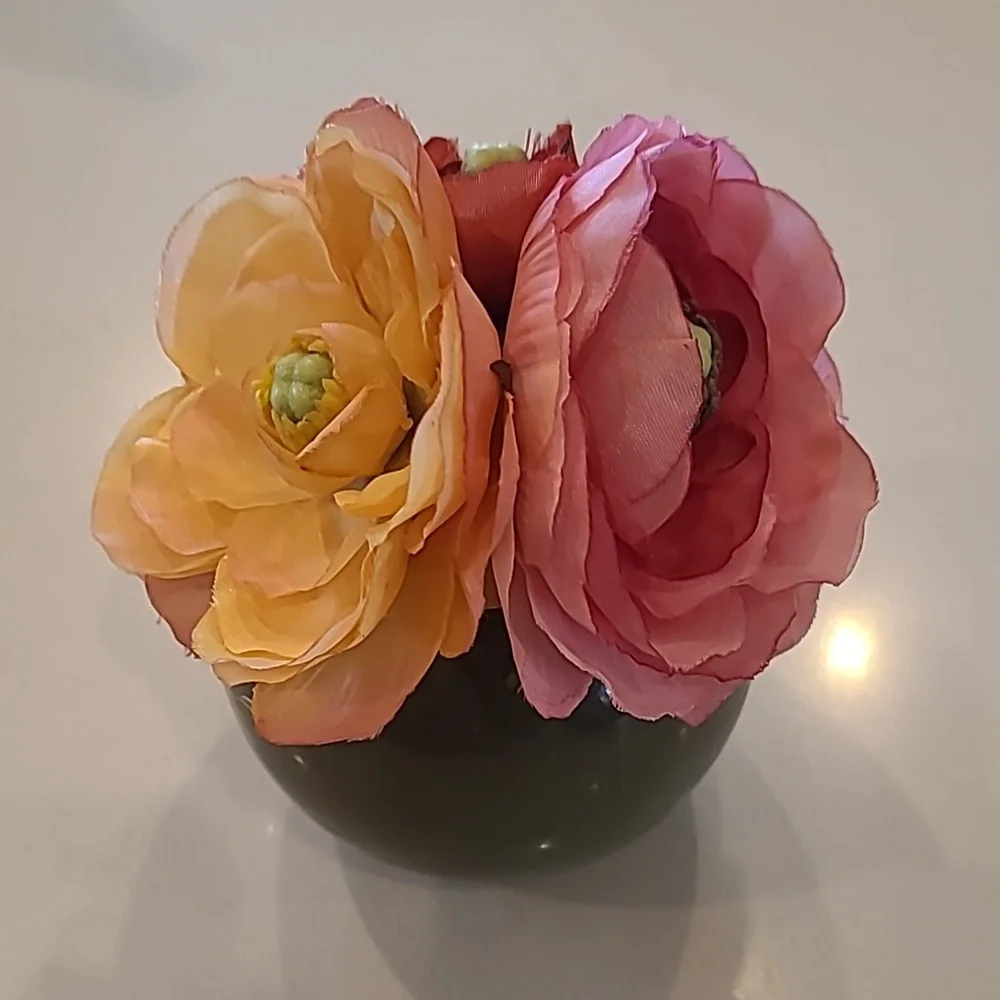 PIER 1 IMPORT Floral Arrangement in Vase
